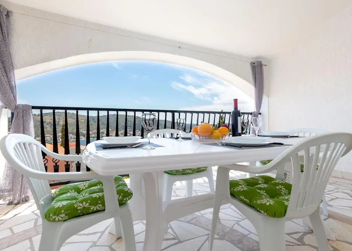 Maya Z Mit Blick Auf Wasser By Interhome *