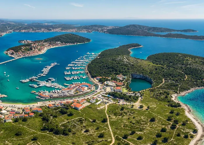 Maya Z Mit Blick Auf Wasser By Interhome *